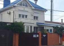 Дом 320 м² на участке 4.3 сот.