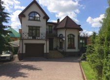 Дом 454 м² на участке 7 сот.