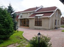 Дом 352 м² на участке 1495 сот.