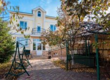Коттедж 650 м² на участке 5 сот.