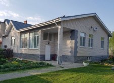 Коттедж 245 м² на участке 10 сот.
