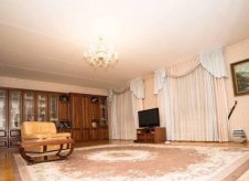 4-к квартира, 167.5 м², 2/4 эт.