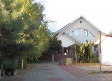 Дом 240 м² на участке 6 сот.