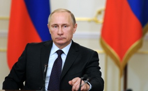 Президент РФ Владимир Путин поставил перед правительством задачу продолжить поддержку отраслей, которые попали в зону риска, и отметил, что возникшие сложности должны стать стимулами для развития экономики.
