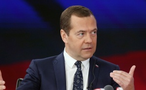Субсидирование ипотеки со ставкой свыше 6% годовых для семей, в которых с 2018 года появятся второй или третий ребенок, мотивирует супружеские пары и простимулирует ипотечную программу в России, заявил премьер-министр РФ Дмитрий Медведев.
