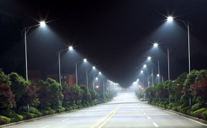 Светодиоды или LED – это современные лампы, отличающиеся миниатюрными размерами, высокой светоотдачей, малым энергопотреблением и длительным сроком службы.