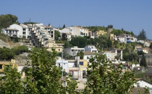 Компания, которая занимается оценкой роста и падения цен на недвижимость Тинса сообщила, что за прошлый месяц цены на жилье в Испании упали на 10%.