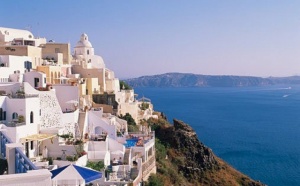 Греция – весьма привлекательная страна для удачных инвестиций в недвижимость. Привлекают приемлемые цены на объекты недвижимости, большой выбор, а также, несомненно, мягкий климат страны, удобное расположение с точки зрения летнего курортного отдыха.