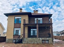 Коттедж 274 м² на участке 20 сот.