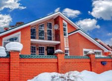 Коттедж 330 м² на участке 6 сот.