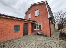 Дом 93 м² на участке 3 сот.